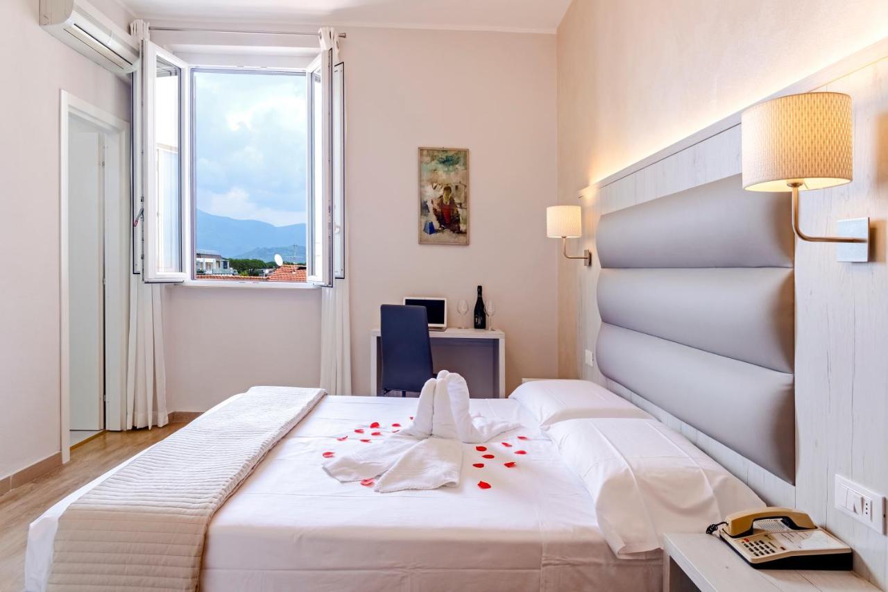 Hotel Biagi & Residence Lido di Camaiore Exteriör bild