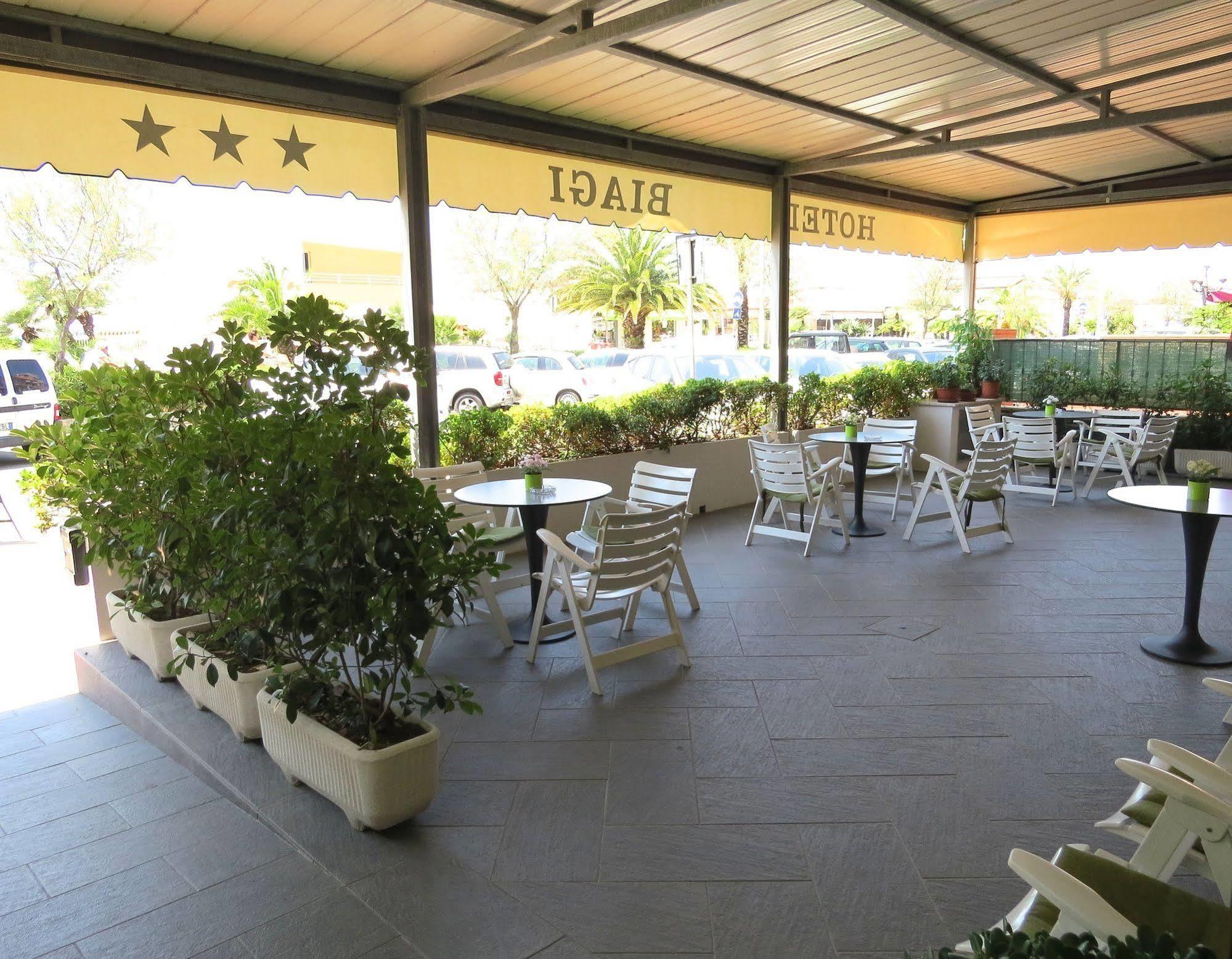 Hotel Biagi & Residence Lido di Camaiore Exteriör bild